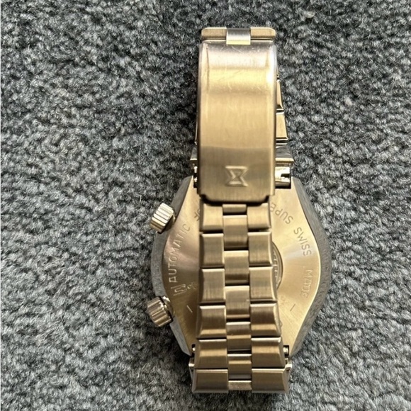 Edox Geoscope Worldtimer 42mm - Picture 6 of 8